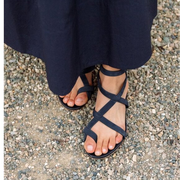 JENNI KAYNE Oiled Leather Strappy Sandal Navy Size 36 NWT